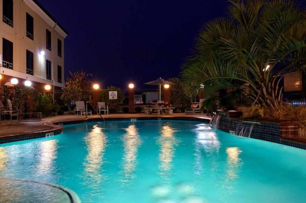 Holiday Inn Express Crockett By Ihg Exterior foto