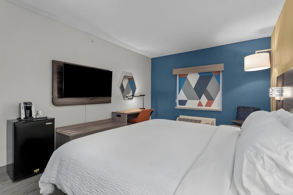 Holiday Inn Express Crockett By Ihg Exterior foto